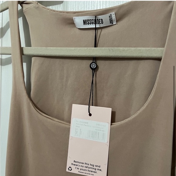 MISSGUIDED Petite Scoop Neck Bodysuit in sand - Picture 3 of 4